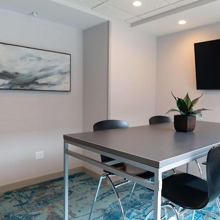 Hilton Garden Inn Des Moines Airport מראה חיצוני תמונה