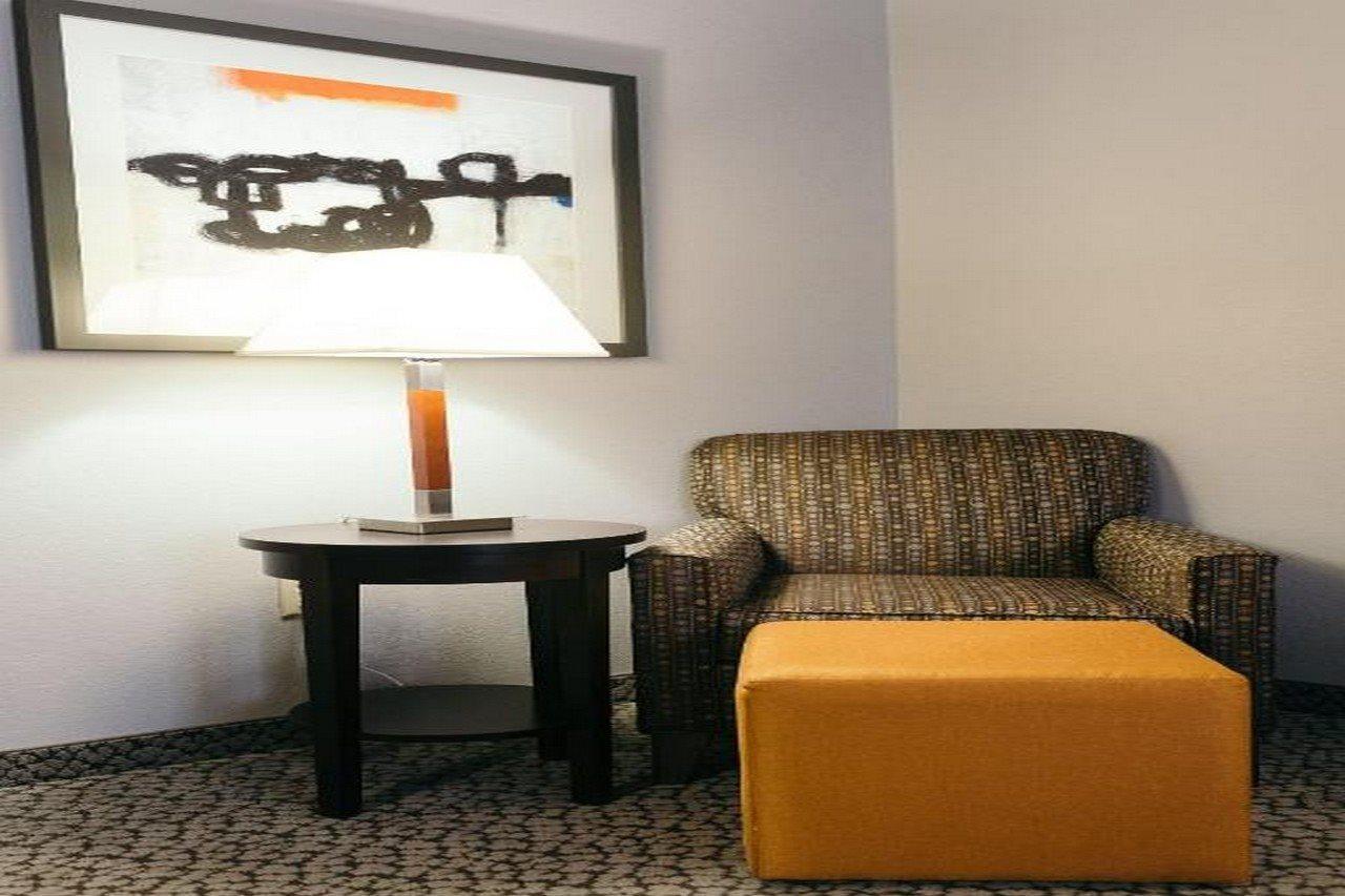 Hilton Garden Inn Des Moines Airport מראה חיצוני תמונה