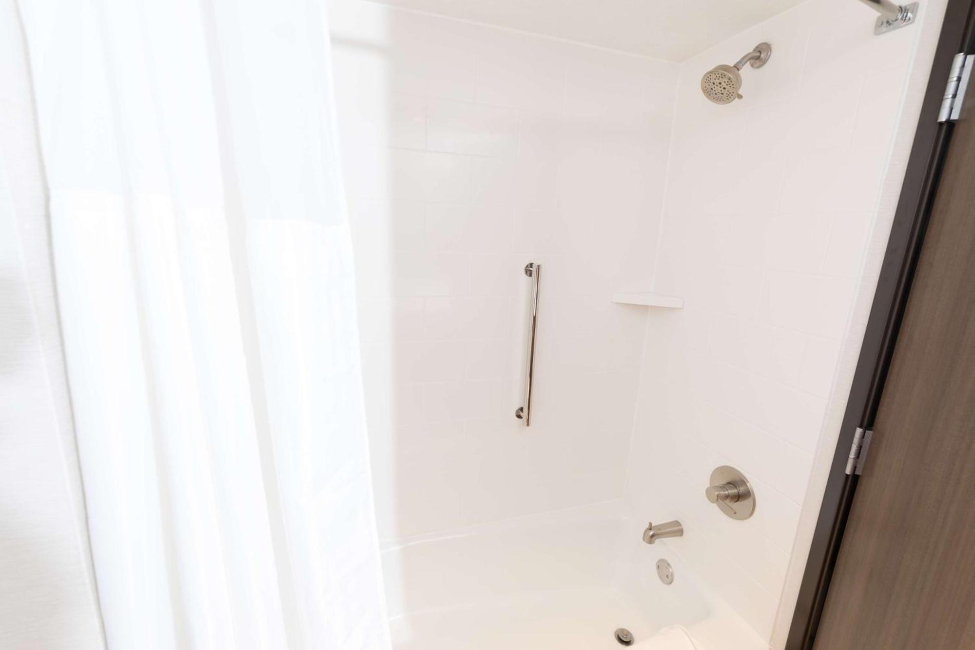 Hilton Garden Inn Des Moines Airport מראה חיצוני תמונה