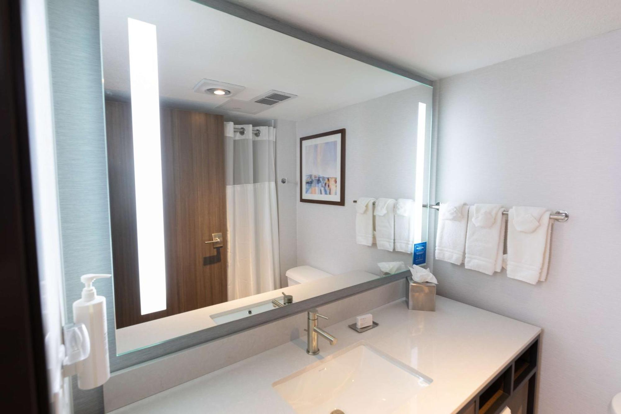 Hilton Garden Inn Des Moines Airport מראה חיצוני תמונה