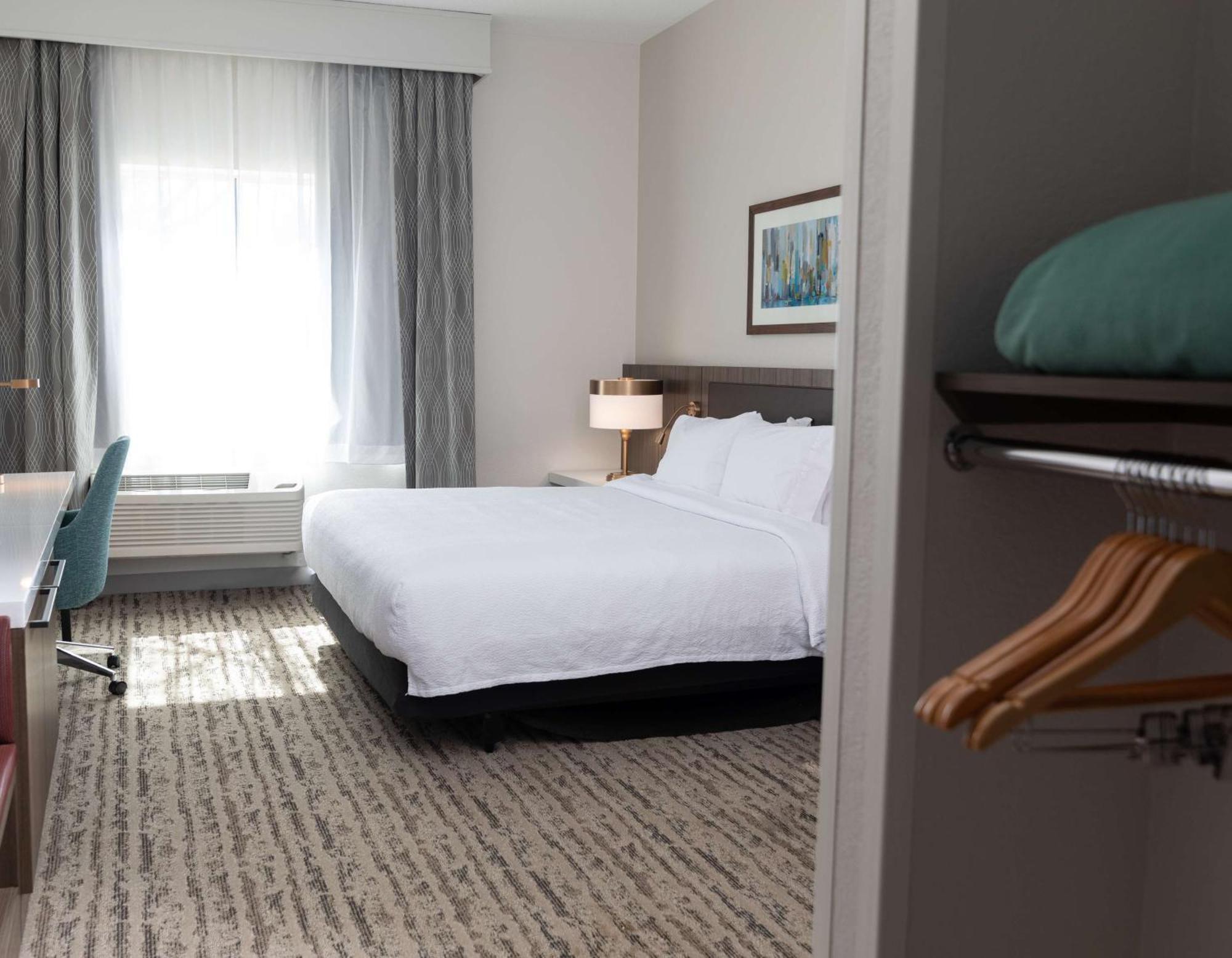 Hilton Garden Inn Des Moines Airport מראה חיצוני תמונה